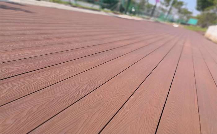 成都塑木地板廠家 成都遠(yuǎn)鑫戶外塑木地板