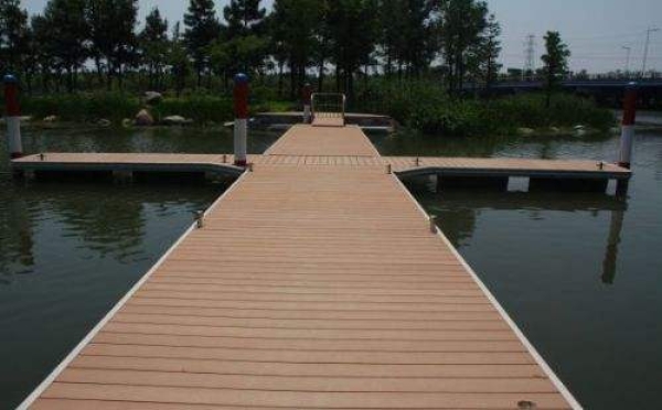 木塑地板PK防腐木差別究竟在什么地方呢？