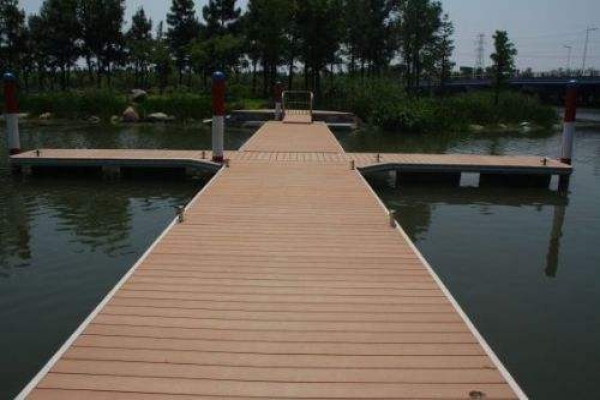 木塑地板PK防腐木差別究竟在什么地方呢？