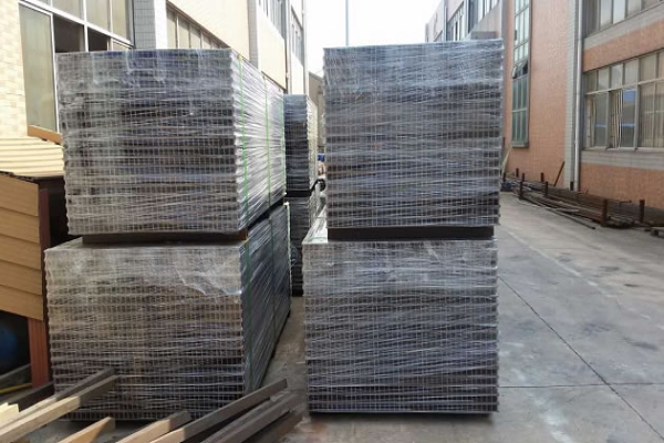 成都木塑地板車間：發(fā)貨區(qū)